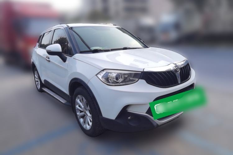 Used Brilliance V3 2016 1.5L Manual Elite Version Front Right 45 Deg