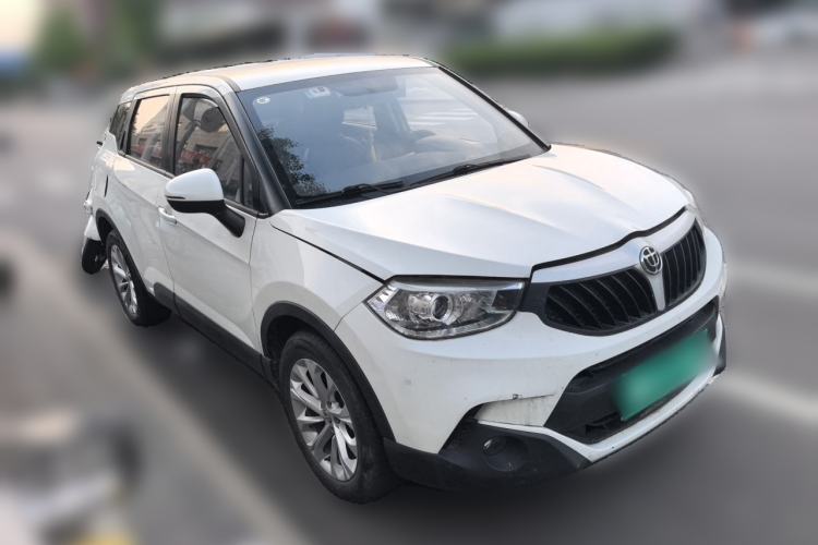 Used Brilliance V3 2016 1.5L Manual Comfort Model Front Right 45 Deg