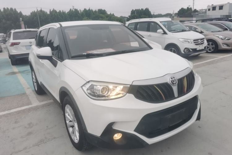 Used Brilliance V3 2016 1.5L Manual Comfort Model Front Right 45 Deg