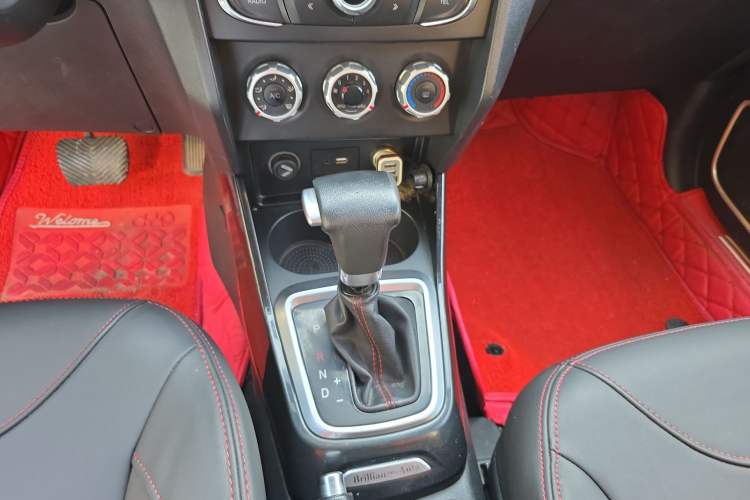 Used Brilliance V3 2016 1.5T Automatic Flagship Model Gear Lever