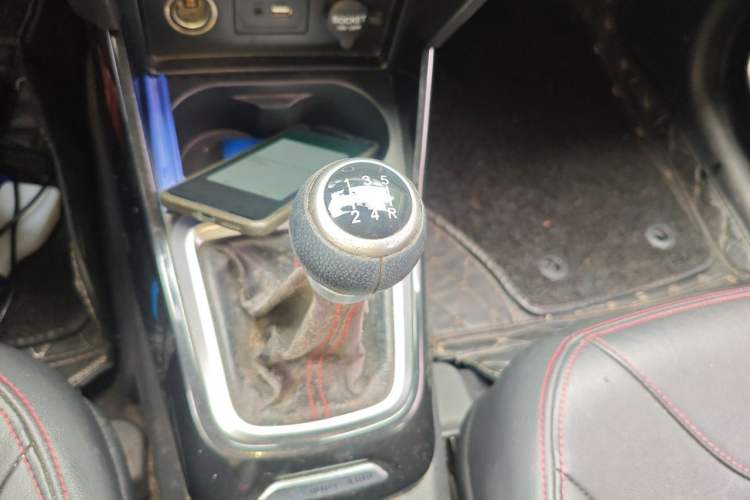 Used Brilliance V3 2016 1.5L Manual Smart Version Gear Lever