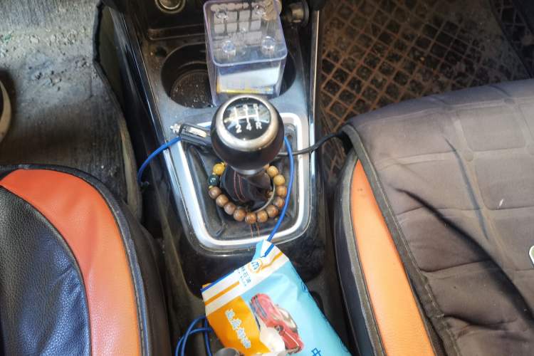 Used Brilliance V3 2016 1.5L Manual Smart Version Gear Lever