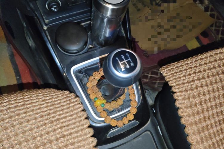 Used Brilliance V3 2016 1.5L Manual Smart Version Gear Lever