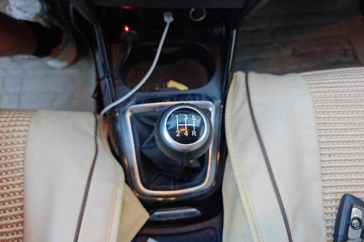 Used Brilliance V3 2016 1.5L Manual Smart Version Gear Lever