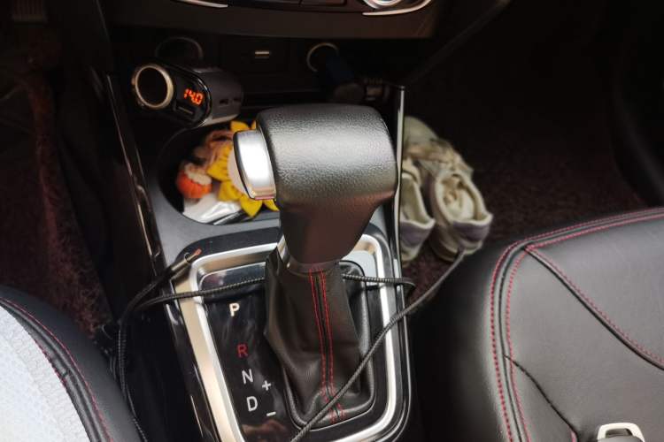 Used Brilliance V3 2016 1.5T Automatic Flagship Model Gear Lever