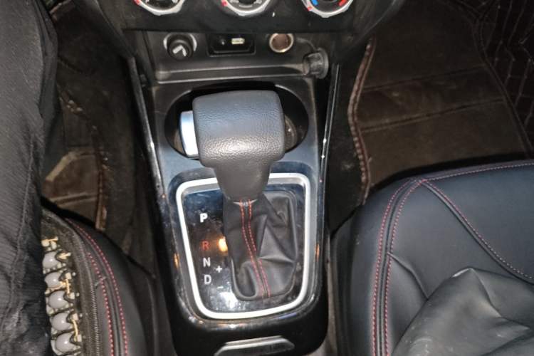 Used Brilliance V3 2016 1.5L Automatic Smart Version Gear Lever