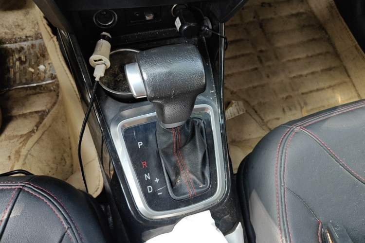 Used Brilliance V3 2016 1.5L Automatic Smart Version Gear Lever