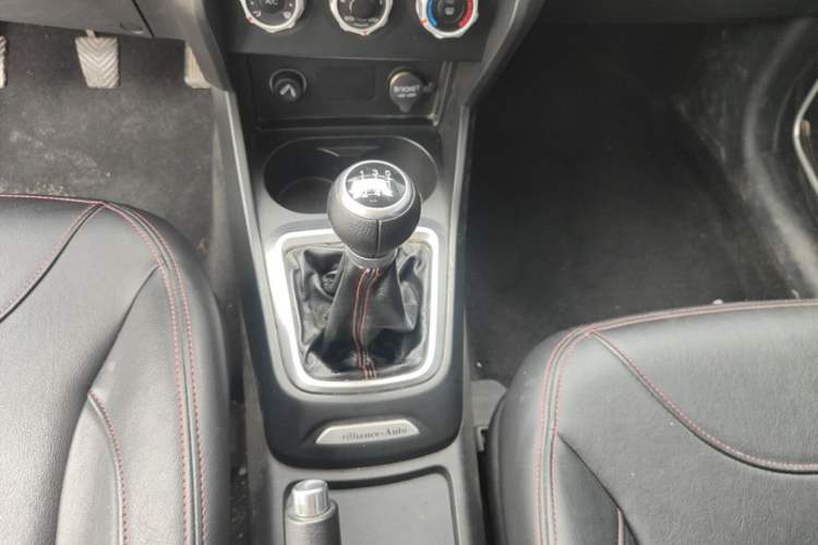 Used Brilliance V3 2016 1.5L Manual Smart Version Gear Lever