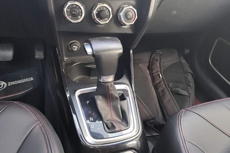 Used Brilliance V3 2016 1.5L Automatic Smart Version Gear Lever