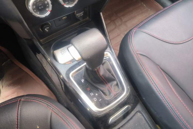 Used Brilliance V3 2016 1.5L Automatic Smart Version Gear Lever
