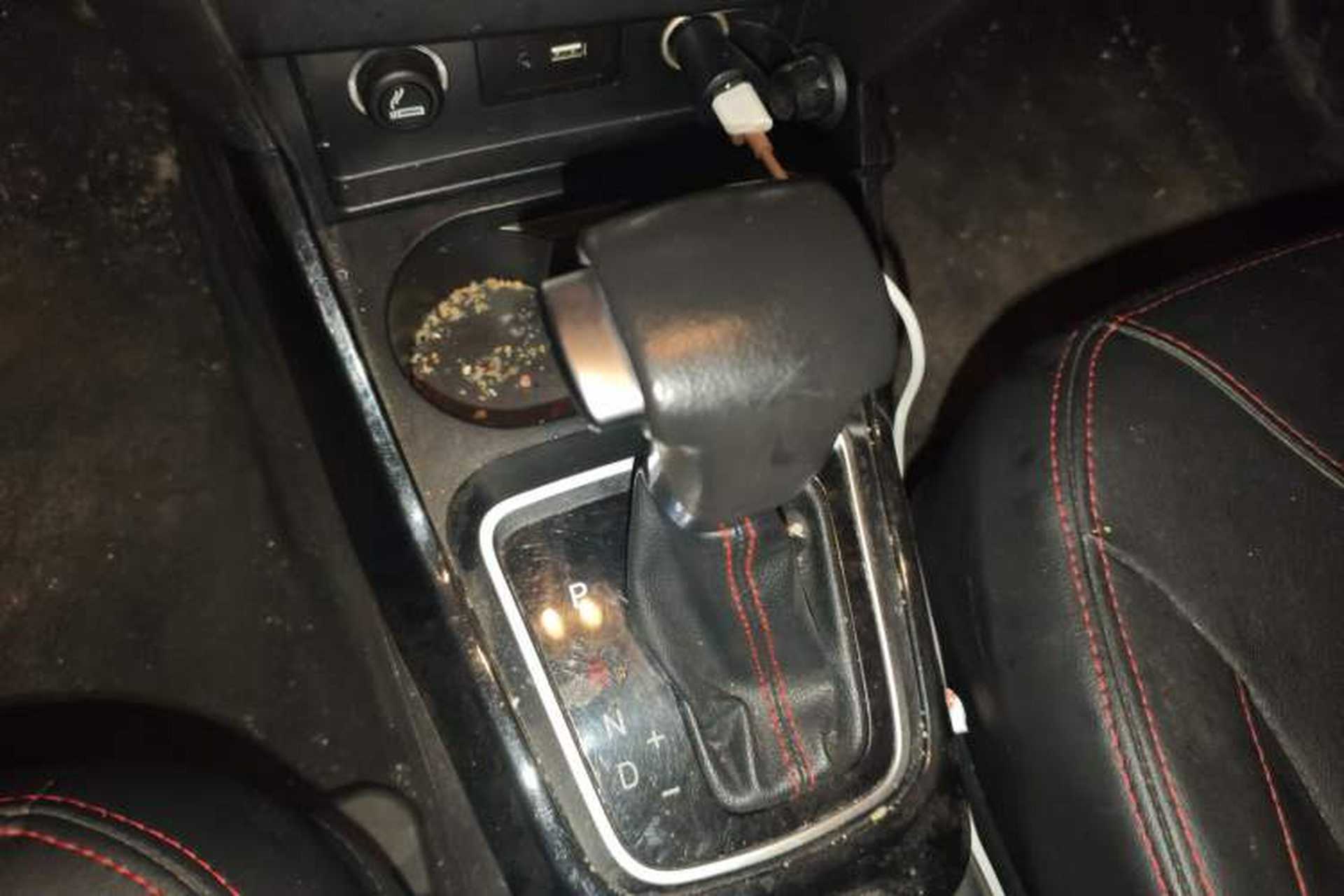 Used Brilliance V3 2016 1.5L Automatic Elite Model Gear Lever