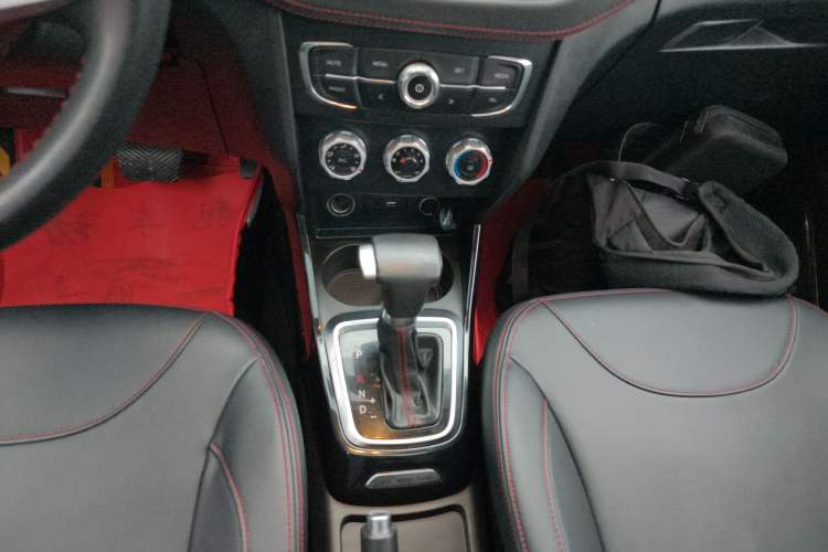 Used Brilliance V3 2016 1.5L Automatic Smart Version Gear Lever