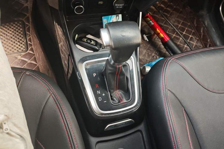 Used Brilliance V3 2016 1.5T Automatic Flagship Model Gear Lever