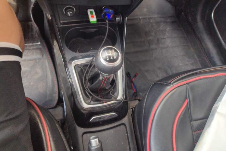 Used Brilliance V3 2016 1.5L Manual Smart Version Gear Lever