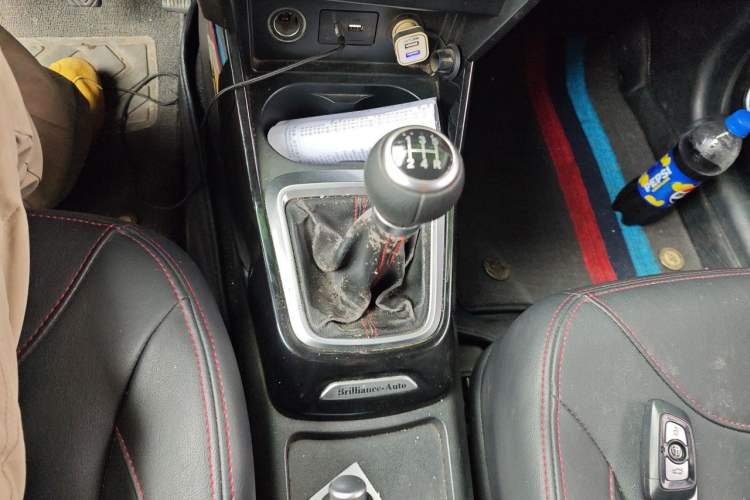 Used Brilliance V3 2016 1.5L Manual Smart Version Gear Lever