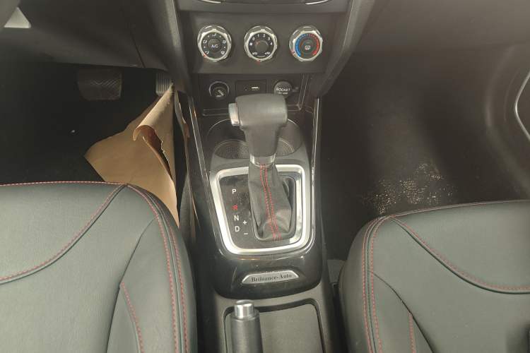 Used Brilliance V3 2016 1.5L Automatic Smart Version Gear Lever