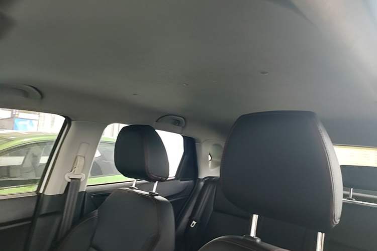 Used Brilliance V3 2016 1.5L Manual Comfort Model Headliner