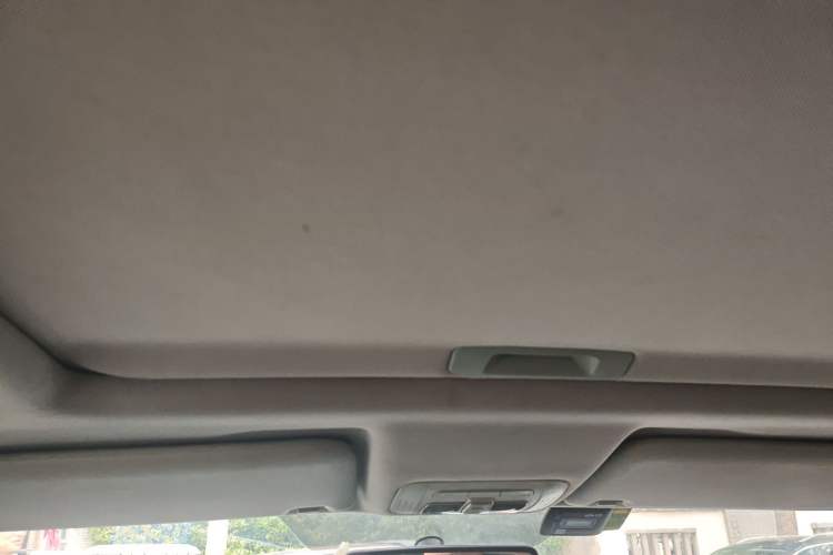 Used Brilliance V3 2016 1.5T Automatic Flagship Model Headliner