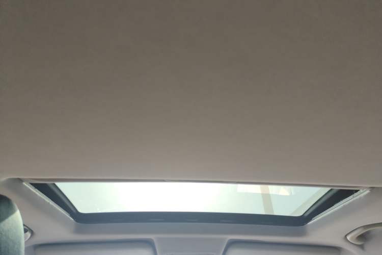 Used Brilliance V3 2016 1.5L Automatic Smart Version Headliner