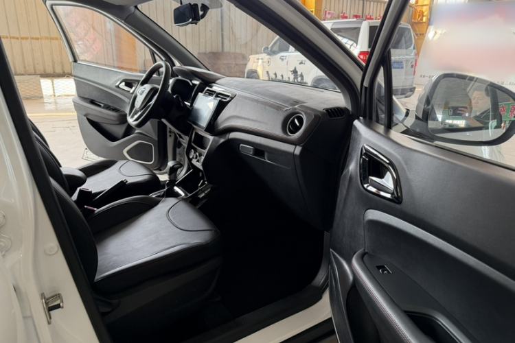 Used Brilliance V3 2016 1.5L Automatic Smart Version Interior 2
