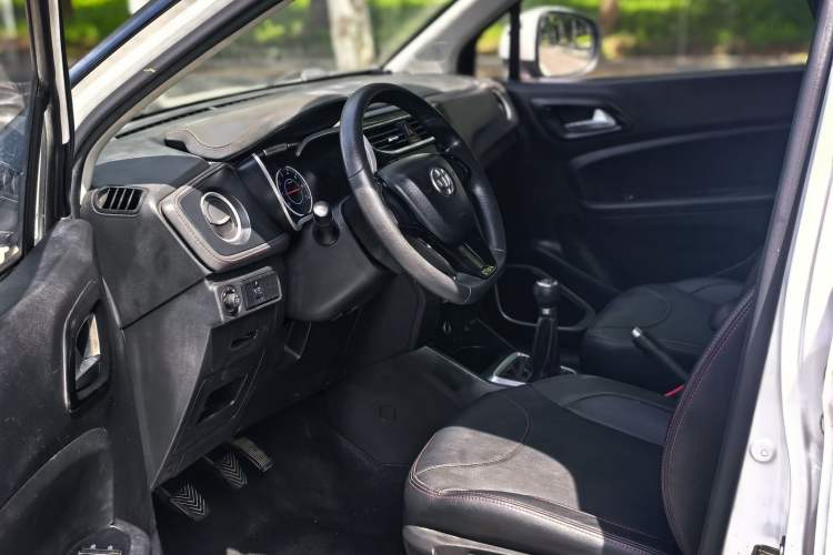 Used Brilliance V3 2016 1.5L Manual Comfort Model Interior 2