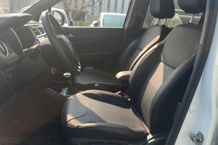 Used Brilliance V3 2016 1.5L Automatic Comfort Model Interior 2