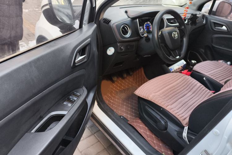 Used Brilliance V3 2016 1.5L Manual Comfort Model Interior 3