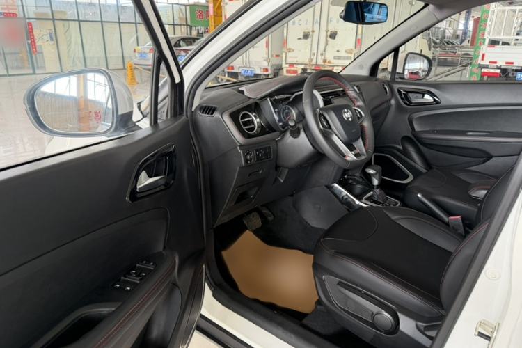 Used Brilliance V3 2016 1.5L Automatic Smart Version Interior 4