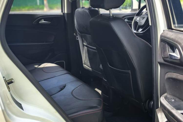 Used Brilliance V3 2016 1.5L Manual Comfort Model Interior 5