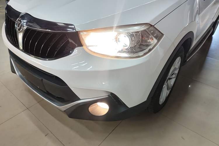 Used Brilliance V3 2016 1.5L Automatic Smart Version Left Front Headlight