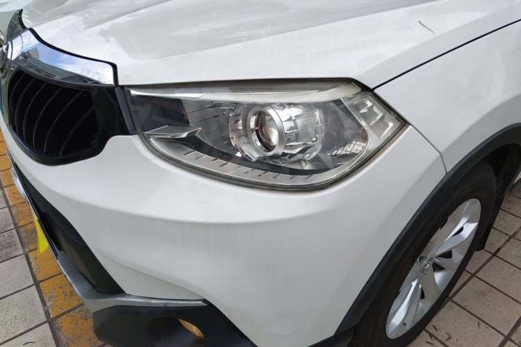 Used Brilliance V3 2016 1.5L Automatic Smart Version Left Front Headlight
