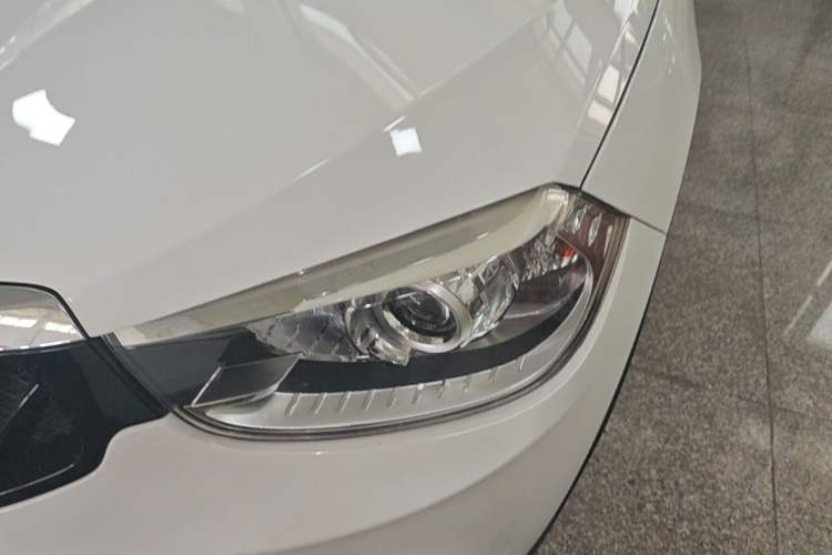 Used Brilliance V3 2016 1.5L Manual Smart Version Left Front Headlight
