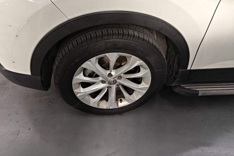 Used Brilliance V3 2016 1.5L Automatic Smart Version Left Front Wheel Hub