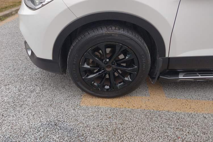 Used Brilliance V3 2016 1.5L Automatic Smart Version Left Front Wheel Hub