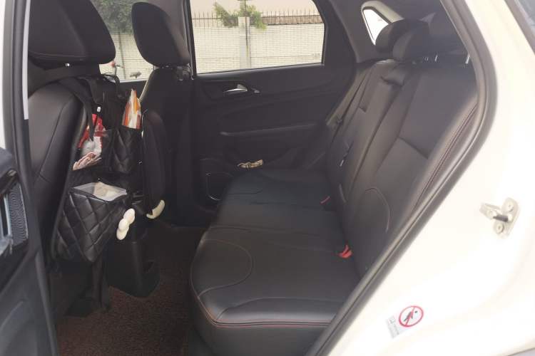 Used Brilliance V3 2016 1.5T Automatic Flagship Model Left Rear Seat