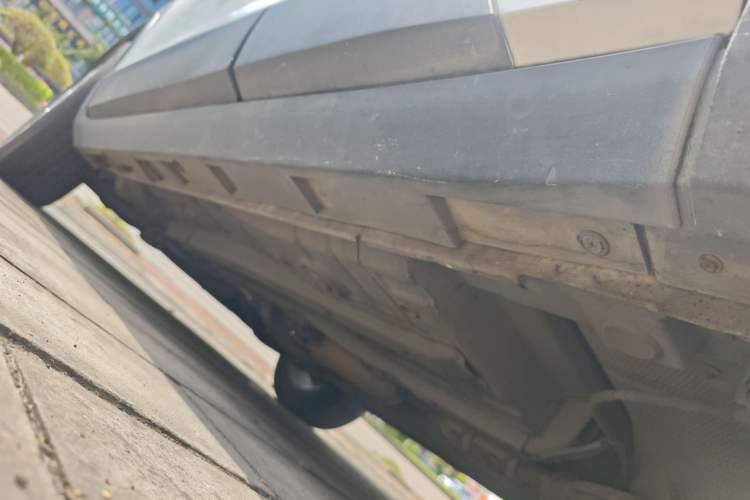 Used Brilliance V3 2016 1.5L Manual Comfort Model Left Side Sill
