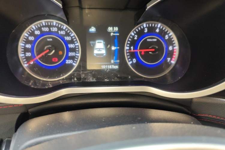 Used Brilliance V3 2016 1.5L Manual Smart Version Odometer Close Up