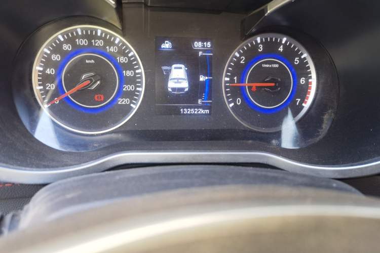 Used Brilliance V3 2016 1.5L Manual Smart Version Odometer Close Up