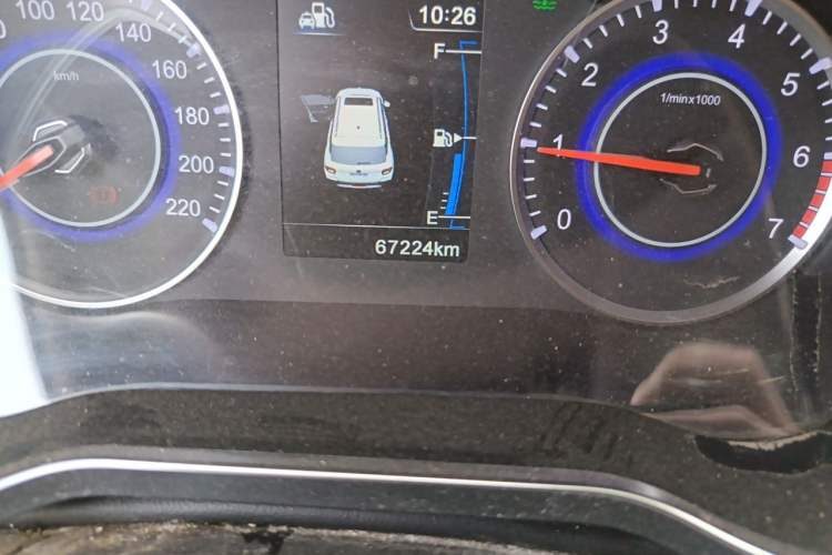 Used Brilliance V3 2016 1.5L Manual Smart Version Odometer Close Up