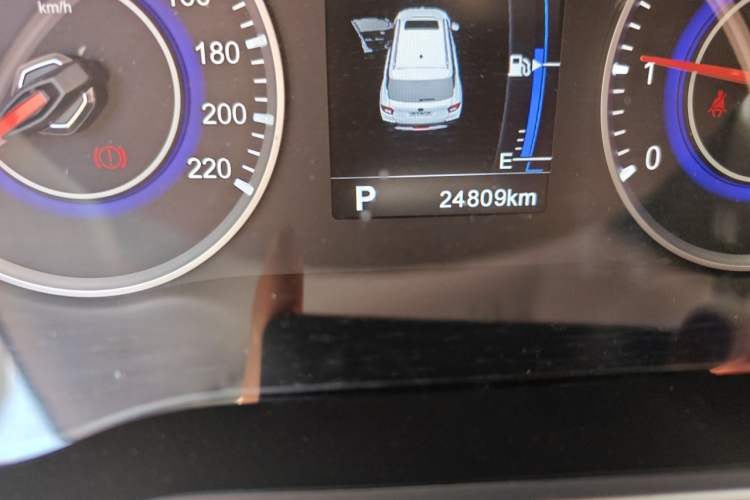 Used Brilliance V3 2016 1.5L Automatic Smart Version Odometer Close Up