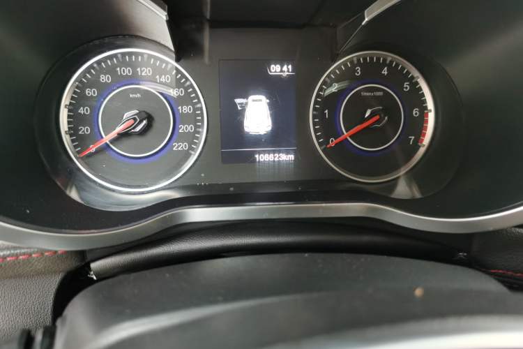 Used Brilliance V3 2016 1.5L Automatic Smart Version Odometer Close Up