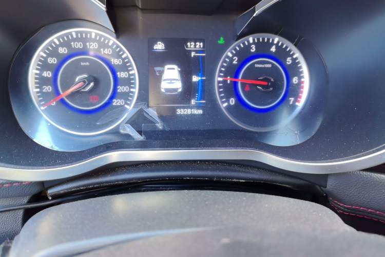 Used Brilliance V3 2016 1.5L Manual Smart Version Odometer Close Up