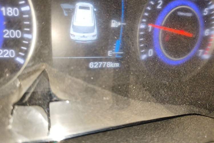 Used Brilliance V3 2016 1.5L Manual Smart Version Odometer Close Up