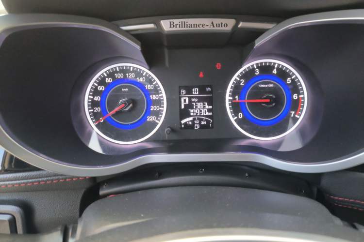 Used Brilliance V3 2016 1.5L Automatic Elite Model Odometer Close Up