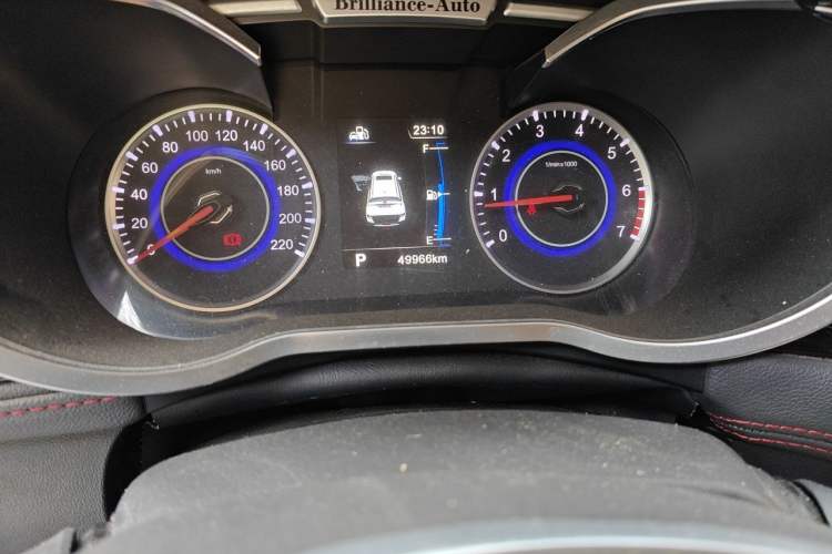 Used Brilliance V3 2016 1.5L Automatic Smart Version Odometer Close Up