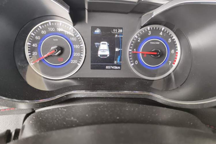 Used Brilliance V3 2016 1.5L Manual Smart Version Odometer Close Up