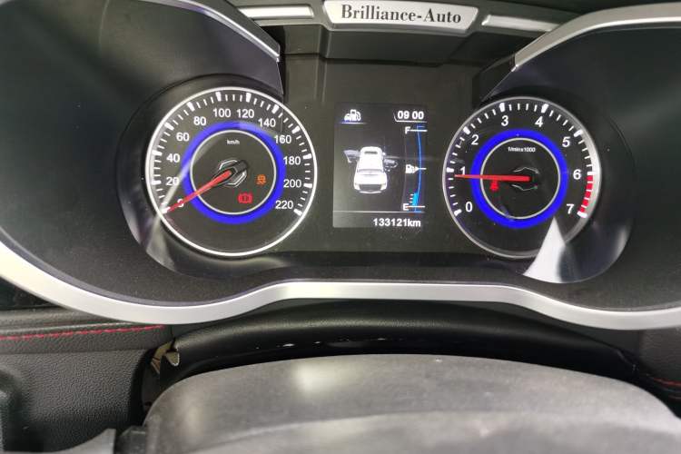 Used Brilliance V3 2016 1.5L Manual Smart Version Odometer Close Up