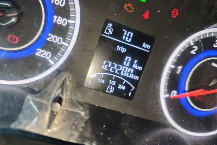 Used Brilliance V3 2016 1.5L Manual Comfort Model Odometer Close Up