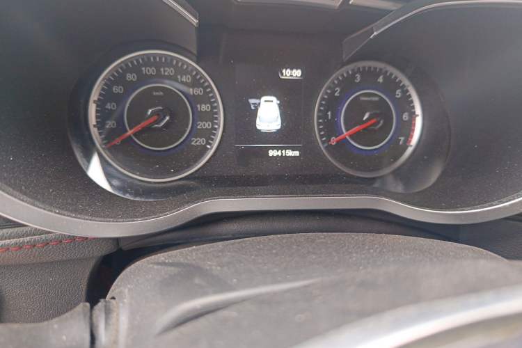 Used Brilliance V3 2016 1.5L Manual Smart Version Odometer Close Up