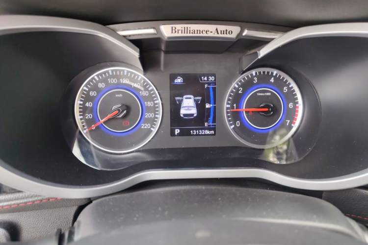Used Brilliance V3 2016 1.5L Automatic Smart Version Odometer Close Up